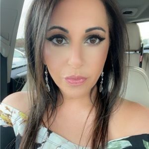 Meet your Posher, Angelina